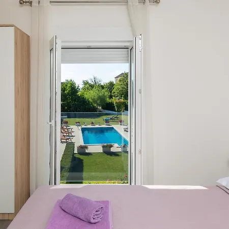 Holiday home Charmante Ferienvilla In