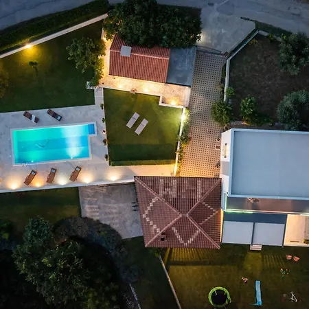Charmante Ferienvilla In Holiday home