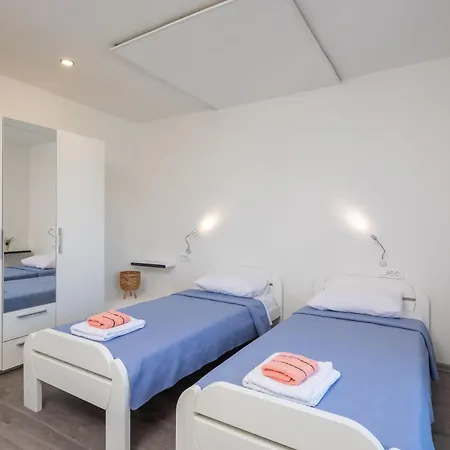 Charmante Ferienvilla In Holiday home Blato na Cetini