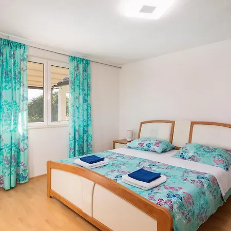 Charmante Ferienvilla In Holiday home Blato na Cetini