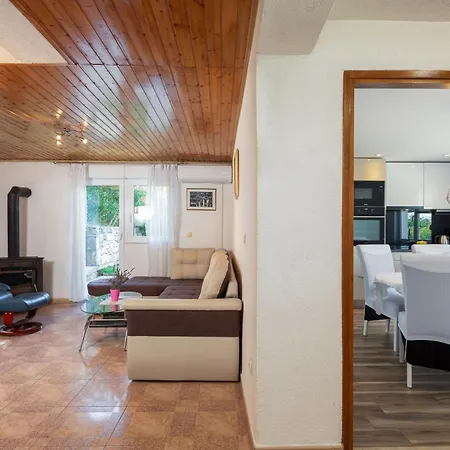 Holiday home Charmante Ferienvilla In Blato na Cetini